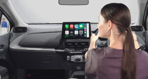 新型アクアのコックピット